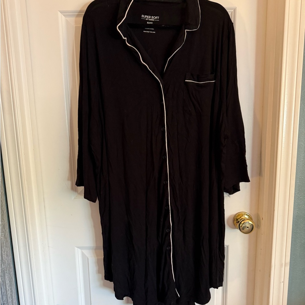 Torrid Black Chemise with White Trim